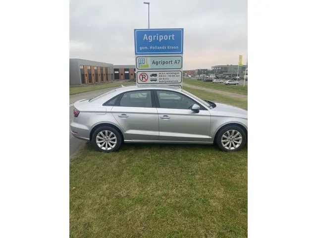 Audi A3 Limousine 1.6 TDI Attraction Pro Line 2015 Diesel 5