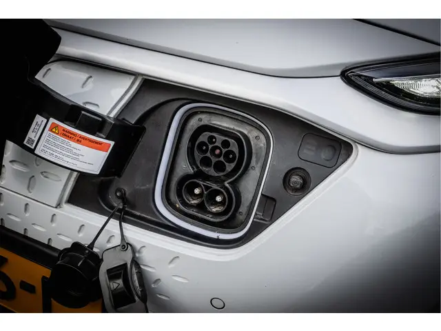 Hyundai Kona EV Premium 64 kWh SOH 93% 2019 Elektrisch 20