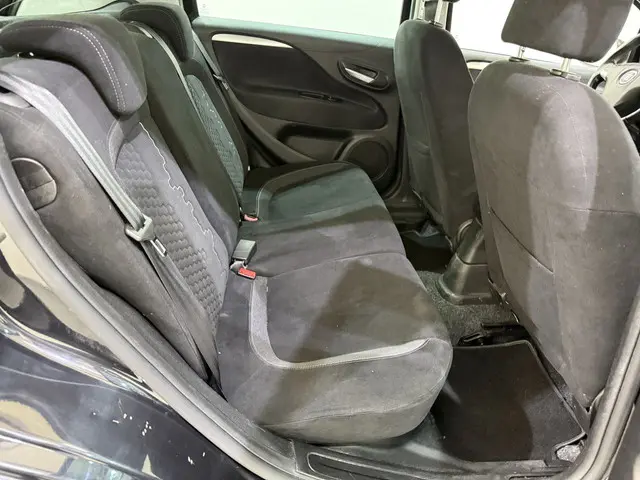 Fiat Punto 0.9 TwinAir Turbo 100 Lounge 2015 Benzine 23