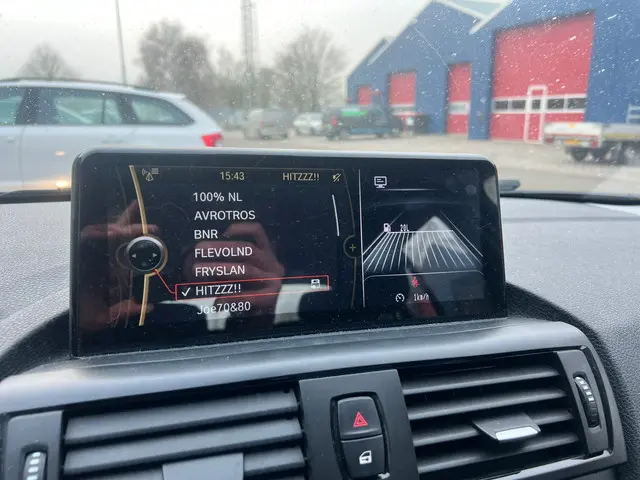 BMW 1 Serie 114i Business+ | Navi + Airco 2012 Benzine 16