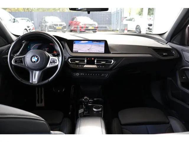 BMW 1 Serie 118i Executive Edition 2020 Benzine 9