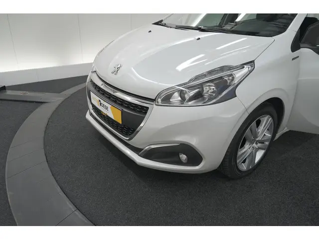 Peugeot 208 PureTech 82 Signature 2018 Benzine 14