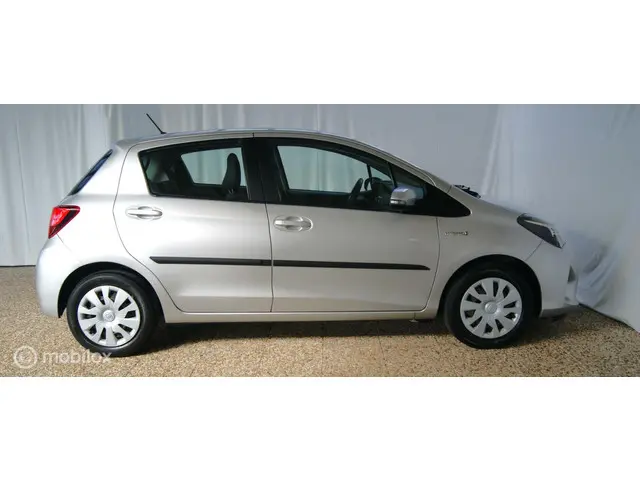Toyota Yaris 1.5 Hybrid Aspiration 2016 Hybride Benzine 4