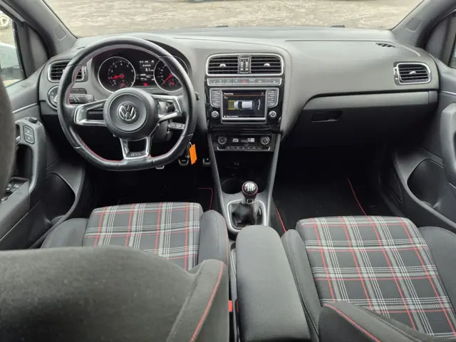 Volkswagen Polo 1.8 TSI GTI 2015 Benzine 5