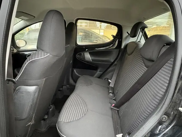 Peugeot 107 1.0 Active 5-drs 2012 Benzine 13