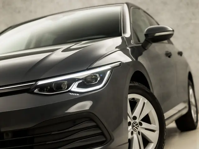 Volkswagen Golf 1.0 TSI Sport 2021 Benzine 16