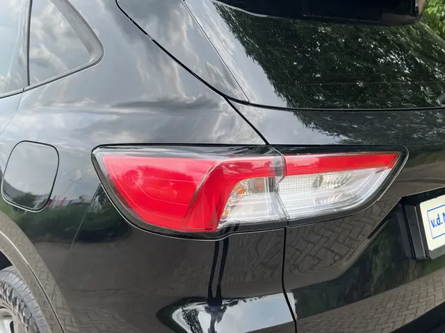 Ford Kuga 2.5 PHEV ST-Line 2021 Hybride Benzine 8
