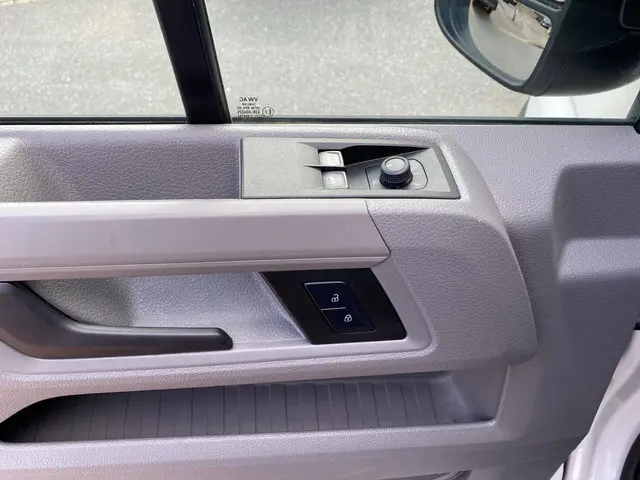 Volkswagen Crafter 35 2.0 TDI L4H3 2024 Diesel 8