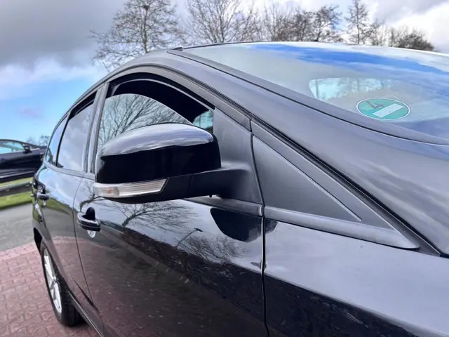 Ford Focus Wagon 1.0 EcoBoost Titanium 2015 Benzine 8