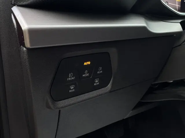 SEAT Leon 1.5 eTSI FR Launch Edition / Pano 2020 Benzine 18