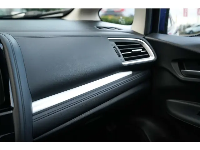 Honda Jazz 1.3i VTEC ELEGANMCE 2020 Benzine 44