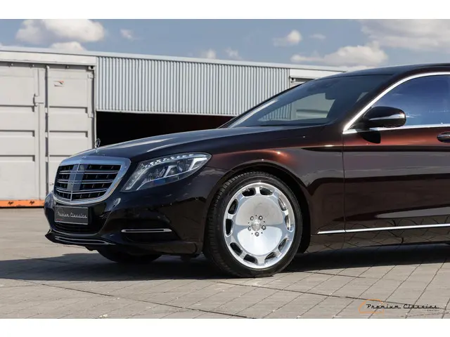 Mercedes-Benz S-Klasse 500 Maybach 2015 Benzine 31