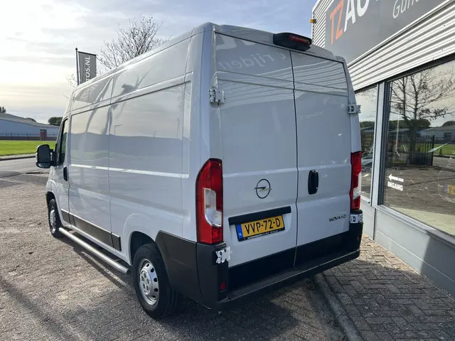 Opel Movano 2.2D 140 L2H2 3.5t 2023 Diesel 9