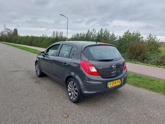 Opel Corsa 1.2-16V Berlin. 47979 KM!! AIRCO! 2013 Benzine 5