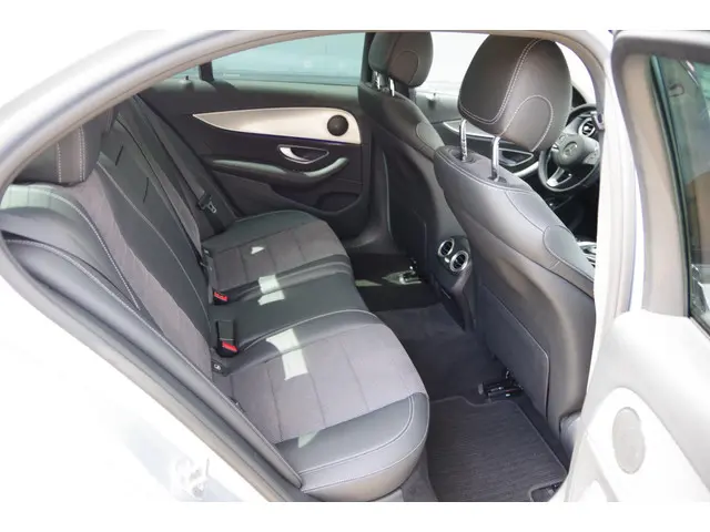 Mercedes-Benz E-Klasse 200 Prestige 2017 Benzine 4