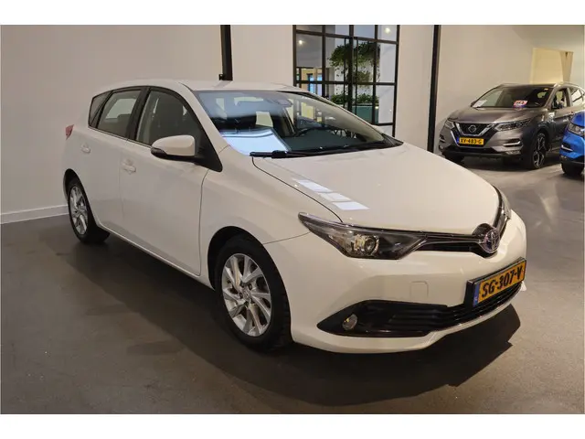 Toyota Auris 2