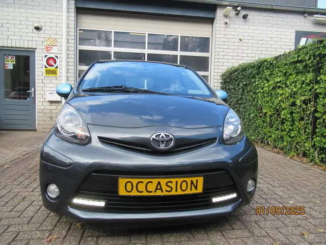 Toyota Aygo 1.0 VVT-i Dynamic Blue 2013 Benzine 10