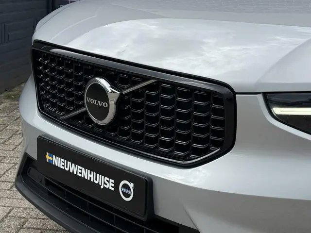 Volvo XC40 2.0 B3 Plus Dark 2023 Benzine 17