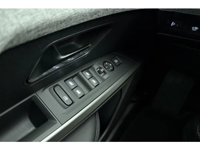 Peugeot 3008 1.2 Hybrid 136 Allure 2024 Hybride Benzine 17