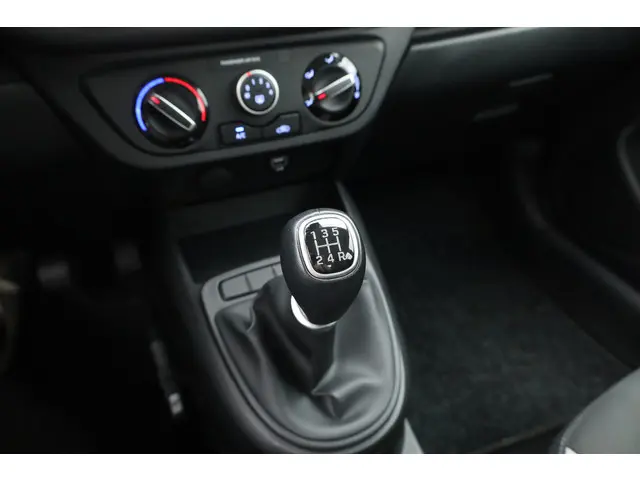 Hyundai i10 1.0 Comfort 2023 Benzine 6