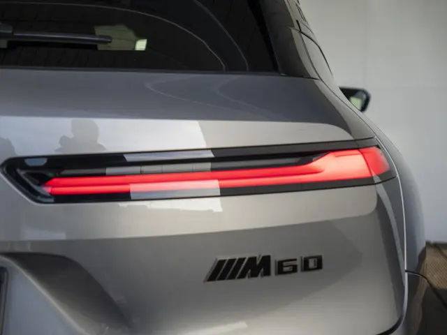 BMW iX M60 2023 Elektrisch 36