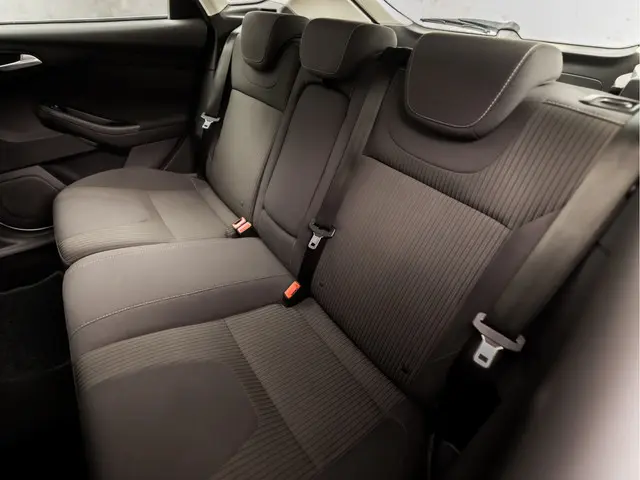 Ford Focus 1.0 EcoBoost Titanium 2013 Benzine 17