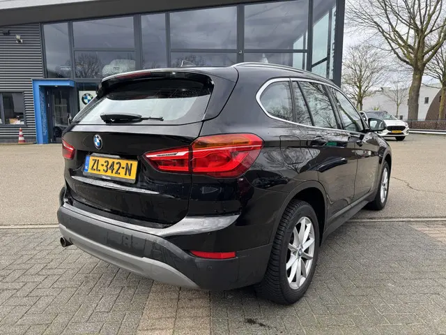 BMW X1 sDrive18i Executive 2018 Benzine 6