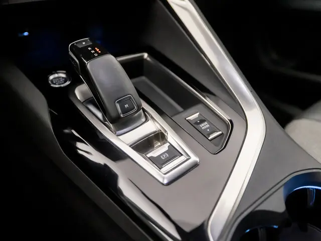 Peugeot 5008 1.2 PureTech Sport 7 Persoons 2021 Benzine 10