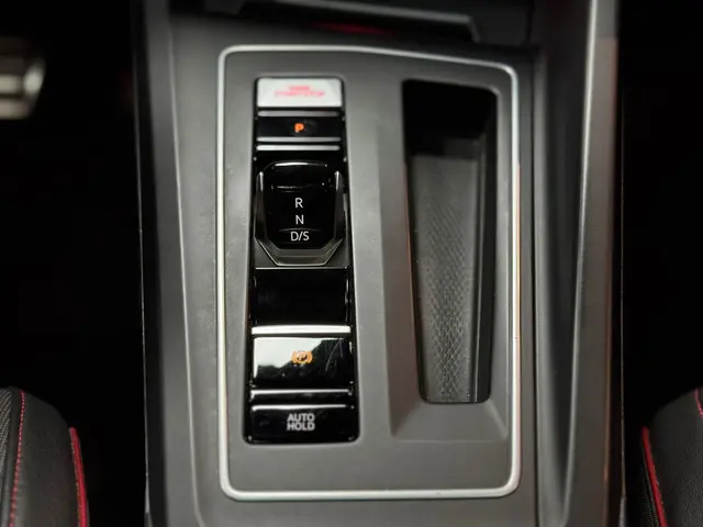 Volkswagen Golf 2.0 TSI GTI|PANO|STOELVER|ACC 2022 Benzine 19