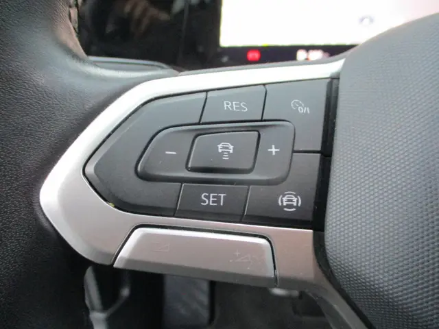 Volkswagen Golf 1.5 TSI Life Business 2023 Benzine 7