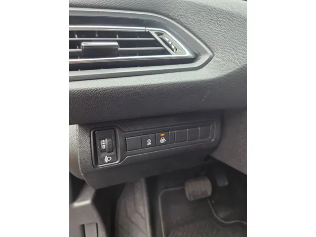 Peugeot 308 SW 1.2 PureTech Tech Edition 2019 Benzine 12