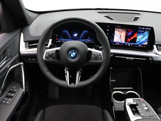 BMW X1 xDrive30e 2024 Hybride Benzine 23