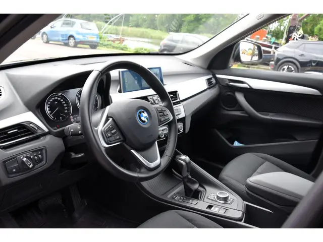BMW X1 XDrive25e 2021 Hybride Benzine 15
