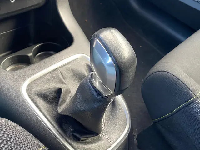 Citroën C3 1.2 PureTech Shine 2017 Benzine 20