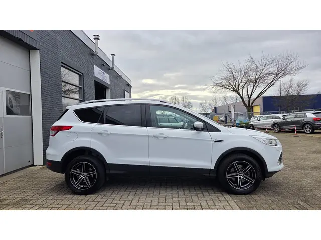 Ford Kuga 1.5 Trend 2016 Benzine 6