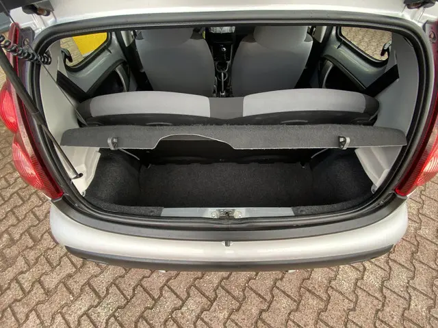 Peugeot 107 1.0 Blue Lease 2012 Benzine 8
