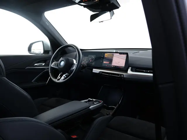 BMW X1 xDrive25e 2025 Hybride Benzine 10