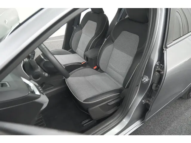 Renault Clio TCe 90 GPF techno 2025 Benzine 29