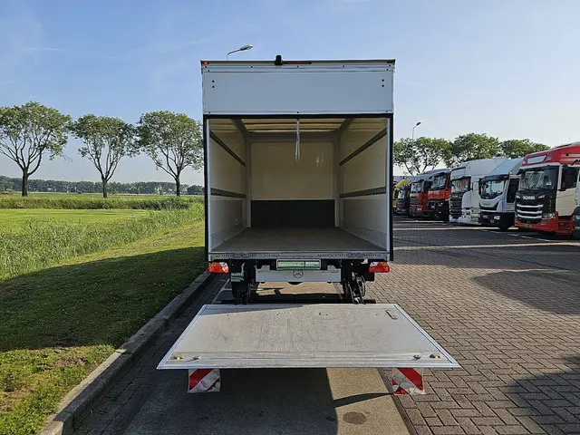 Mercedes-Benz Sprinter 317 2024 Diesel 11