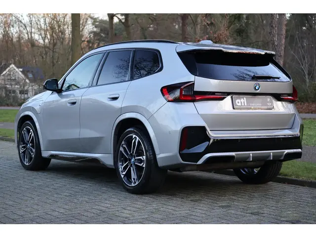 BMW X1 xDrive30e 2023 Hybride Benzine 4