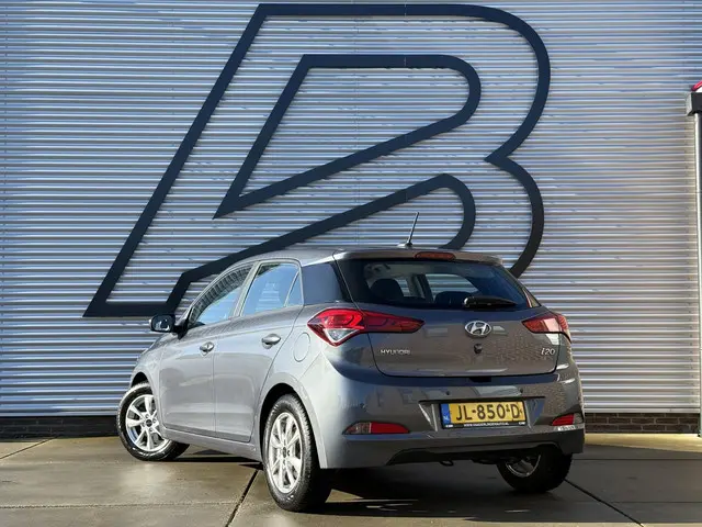 Hyundai i20 1.0 T-GDI Essence 2016 Benzine 6