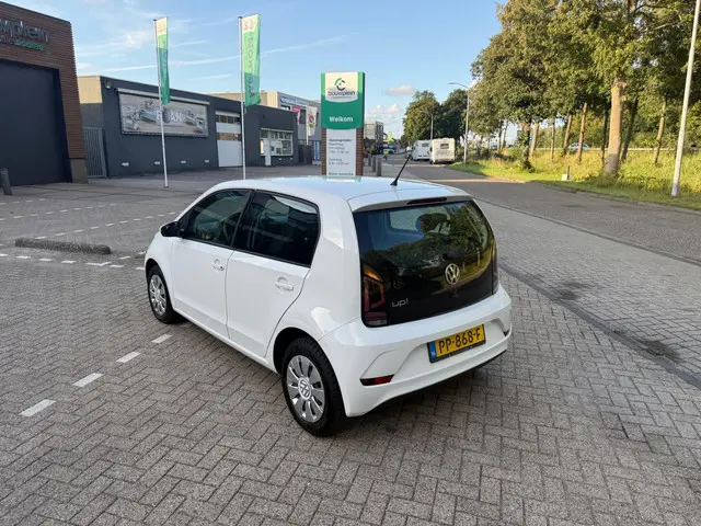 Volkswagen up! 1.0 BMT move up! 2017 Benzine 9