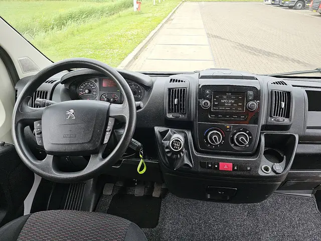 Peugeot Boxer 2.2 2024 Diesel 8