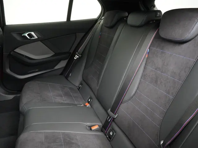 BMW 1 Serie 120 M Sport Design Edition 2026 Benzine 14