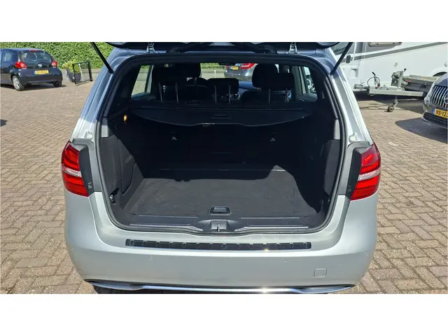 Mercedes-Benz B-Klasse 180 2015 Benzine 16