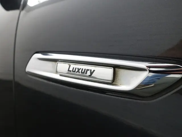 BMW 5 Serie 520i Luxury Edition Aut- 2014 Benzine 28