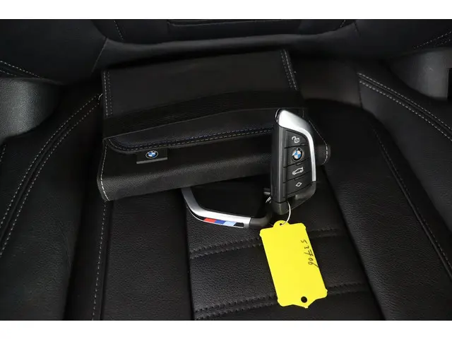 BMW i4 eDrive40 High Executive 84 kWh 2022 Elektrisch 9