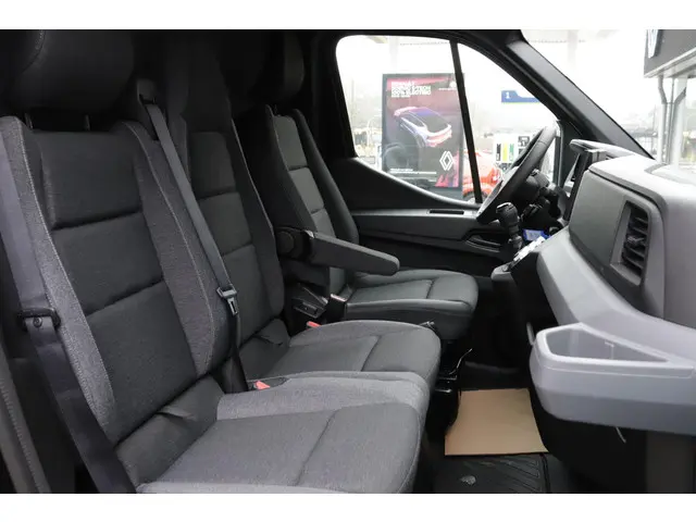 Renault Master T35 2.0 dCi 130 L2H2 Advance 2024 Diesel 9
