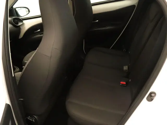 Toyota Aygo X 1.0 VVT-i MT Play 2023 Benzine 29