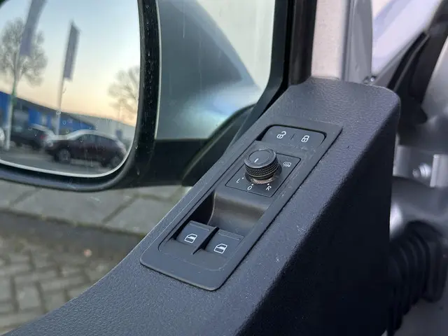 Volkswagen Transporter 2.0 TDI Highline 2019 Diesel 24